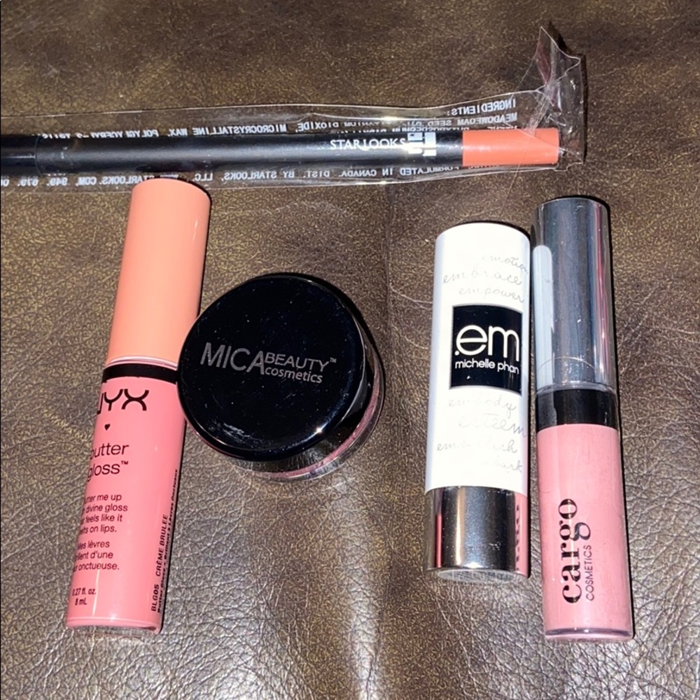 Brand new lip bundle in pretty pinks!